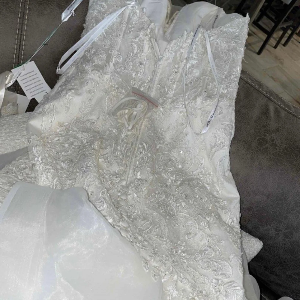 Wedding dress - Picture 5 of 6